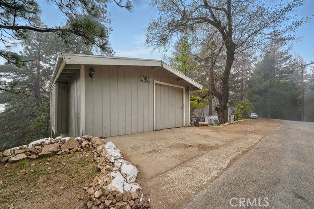 30919 Valley Oak, Running Springs, CA 92382