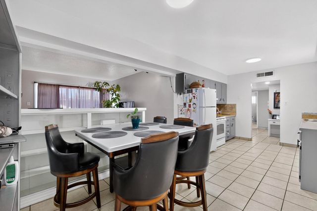 204 General Hodges Street NE, Albuquerque, NM 87123