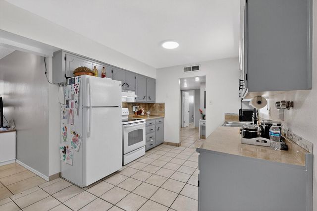 204 General Hodges Street NE, Albuquerque, NM 87123