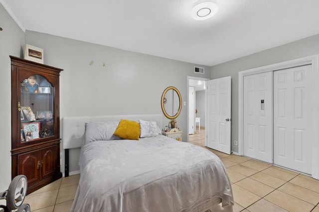 204 General Hodges Street NE, Albuquerque, NM 87123