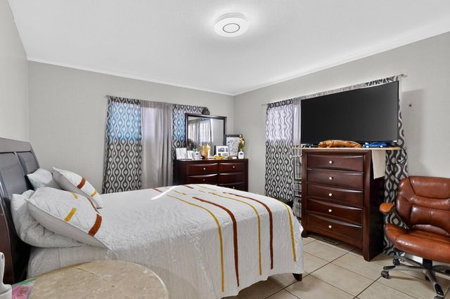 204 General Hodges Street NE, Albuquerque, NM 87123