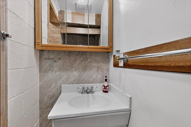 204 General Hodges Street NE, Albuquerque, NM 87123