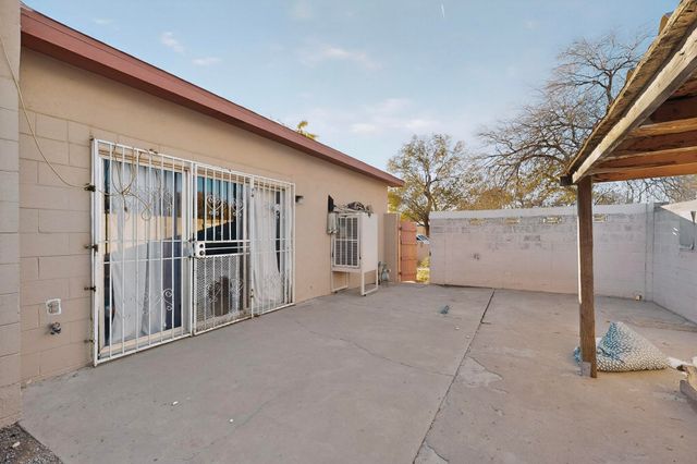 204 General Hodges Street NE, Albuquerque, NM 87123