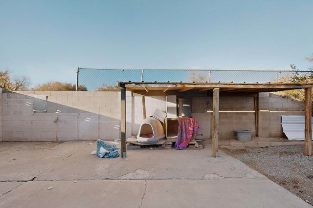 204 General Hodges Street NE, Albuquerque, NM 87123