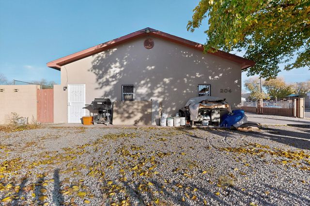 204 General Hodges Street NE, Albuquerque, NM 87123