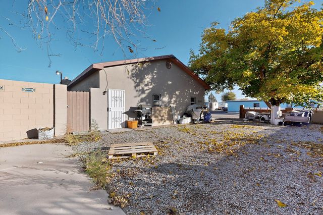 204 General Hodges Street NE, Albuquerque, NM 87123