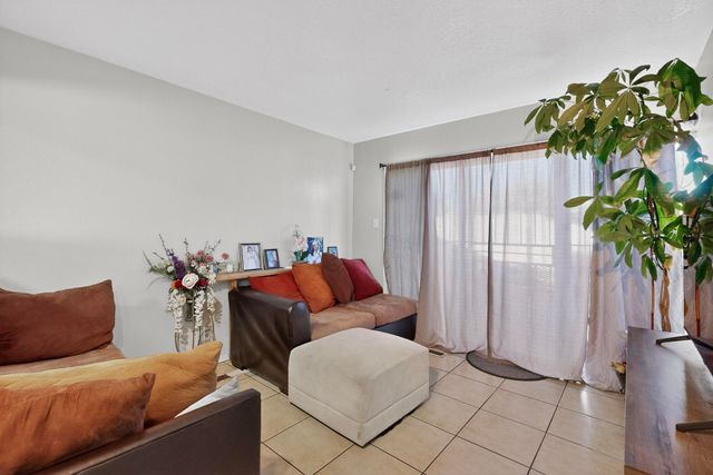 204 General Hodges Street NE, Albuquerque, NM 87123