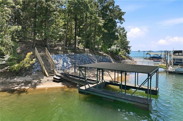 5359 Point South Drive, Gainesville, GA 30504