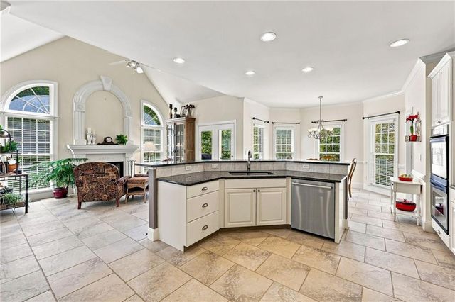5359 Point South Drive, Gainesville, GA 30504