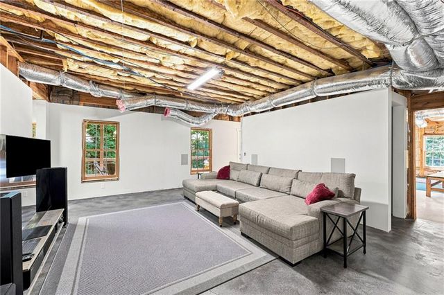 5359 Point South Drive, Gainesville, GA 30504
