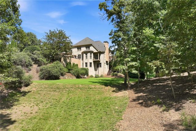 5359 Point South Drive, Gainesville, GA 30504
