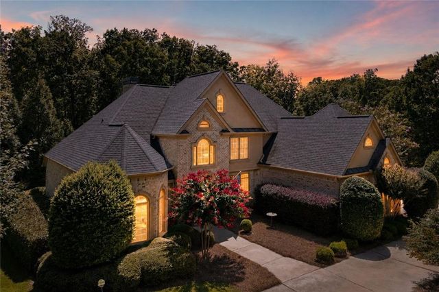 5359 Point South Drive, Gainesville, GA 30504