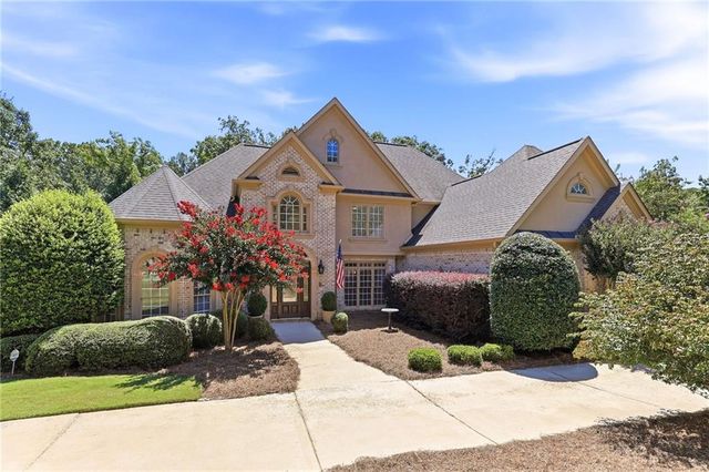 5359 Point South Drive, Gainesville, GA 30504