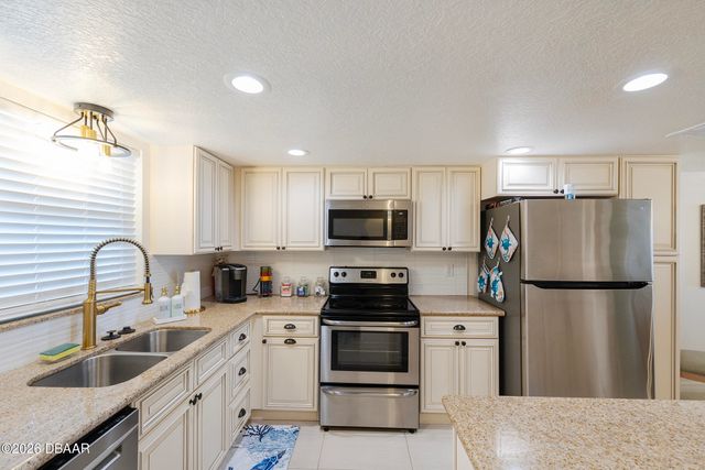 3807 S Atlantic Ave Apt 302, Daytona Beach Shores, FL 32118