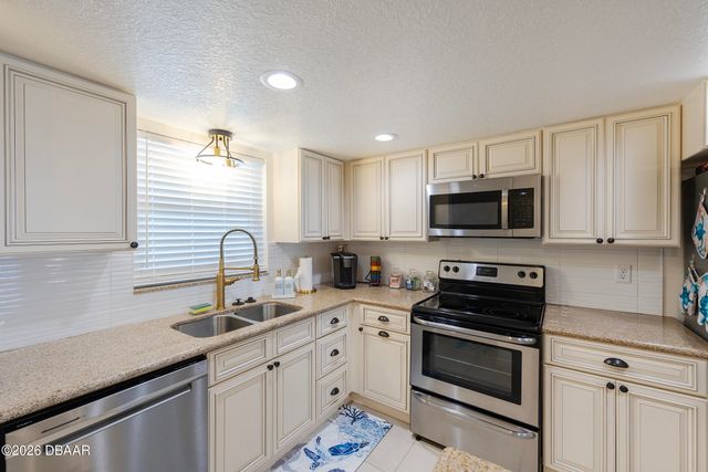 3807 S Atlantic Ave Apt 302, Daytona Beach Shores, FL 32118