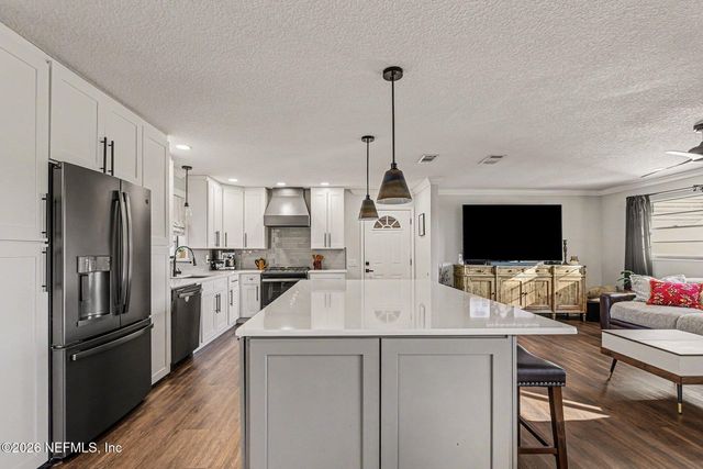 4279 BARBER BROS Circle, Macclenny, FL 32063