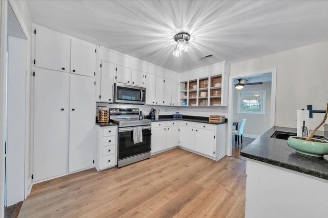 140 Stephens DR, Troutville, VA 24175