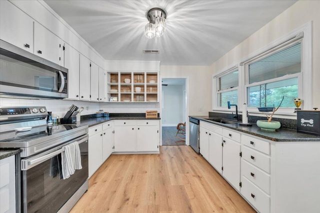 140 Stephens DR, Troutville, VA 24175