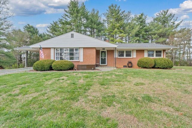 140 Stephens DR, Troutville, VA 24175
