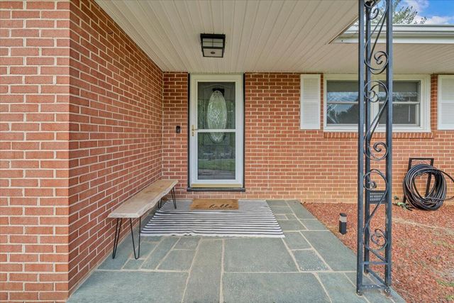 140 Stephens DR, Troutville, VA 24175