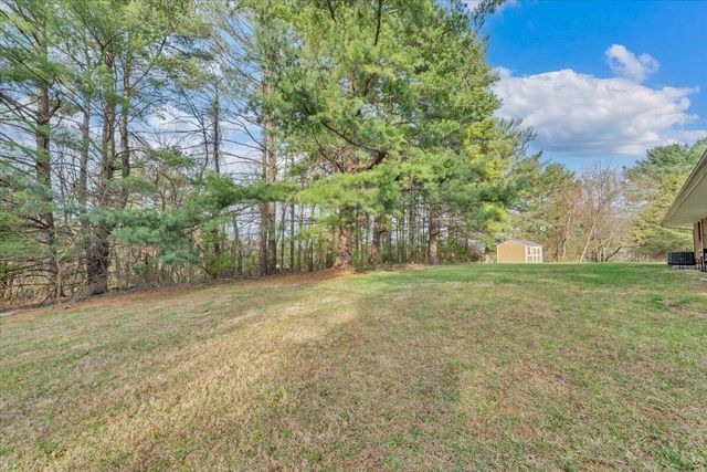 140 Stephens DR, Troutville, VA 24175