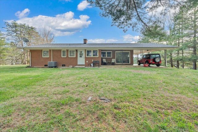 140 Stephens DR, Troutville, VA 24175