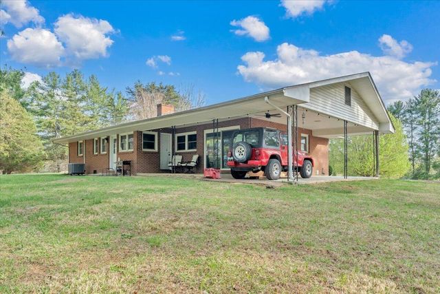 140 Stephens DR, Troutville, VA 24175