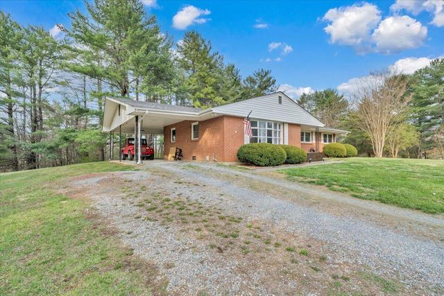 140 Stephens DR, Troutville, VA 24175