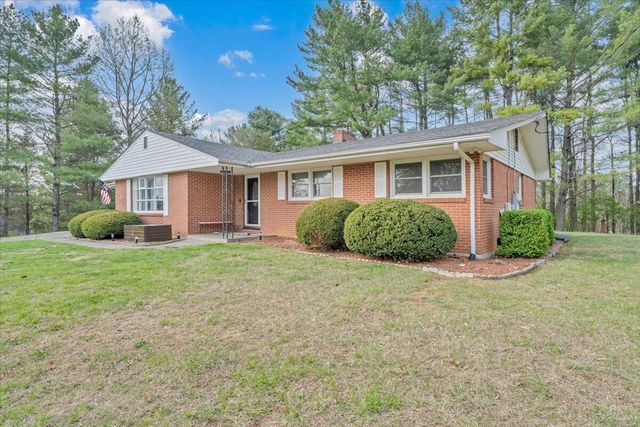140 Stephens DR, Troutville, VA 24175