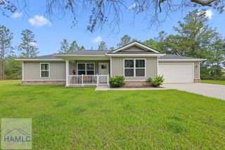 76 Tree Top Lane, Jesup, GA 31545