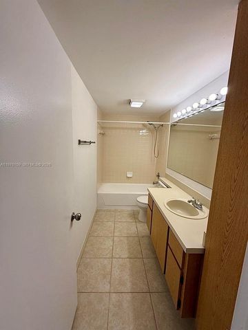 602 Green Springs Pl 602, West Palm Beach, FL 33409