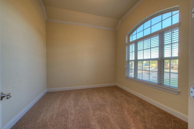 2125 Sandbur LN, Leander, TX 78641