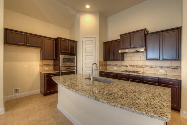 2125 Sandbur LN, Leander, TX 78641