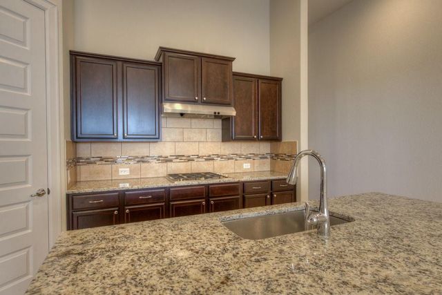 2125 Sandbur LN, Leander, TX 78641