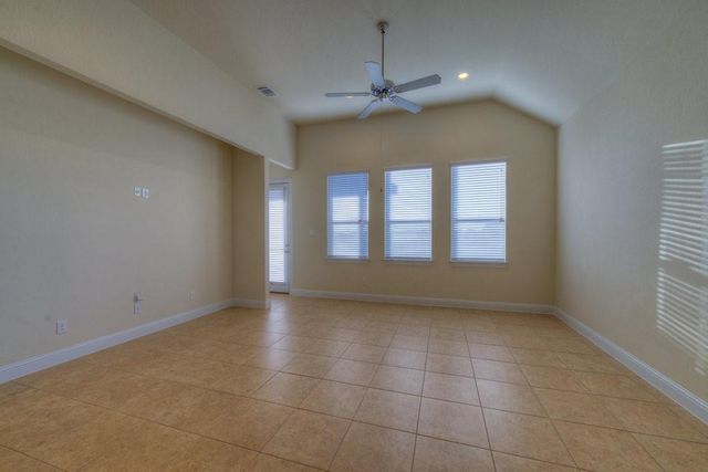 2125 Sandbur LN, Leander, TX 78641