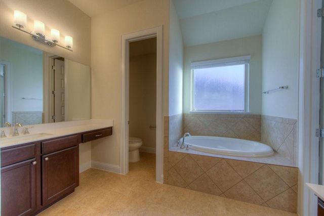 2125 Sandbur LN, Leander, TX 78641