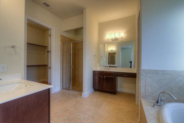 2125 Sandbur LN, Leander, TX 78641