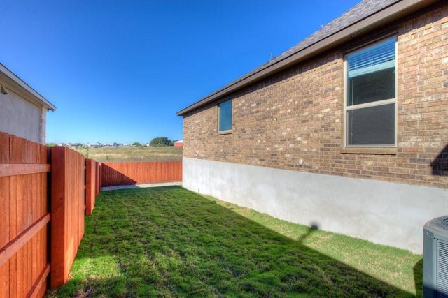 2125 Sandbur LN, Leander, TX 78641