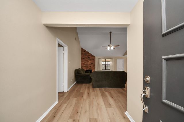 14219 Swanfield Dr, Houston, TX 77083