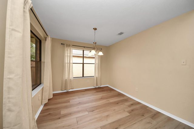 14219 Swanfield Dr, Houston, TX 77083