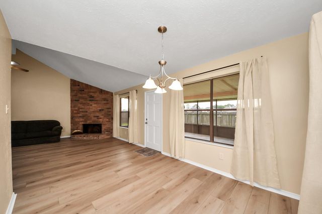 14219 Swanfield Dr, Houston, TX 77083