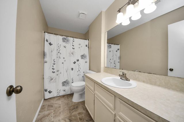 14219 Swanfield Dr, Houston, TX 77083