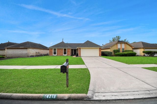 14219 Swanfield Dr, Houston, TX 77083