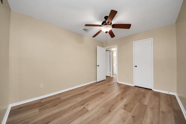 14219 Swanfield Dr, Houston, TX 77083