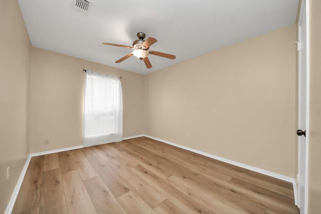 14219 Swanfield Dr, Houston, TX 77083