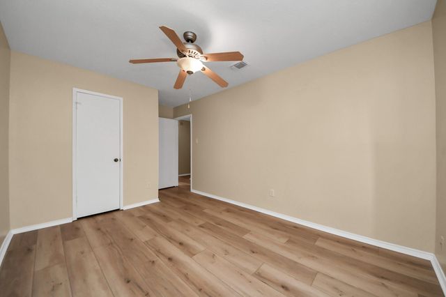 14219 Swanfield Dr, Houston, TX 77083