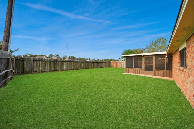 14219 Swanfield Dr, Houston, TX 77083