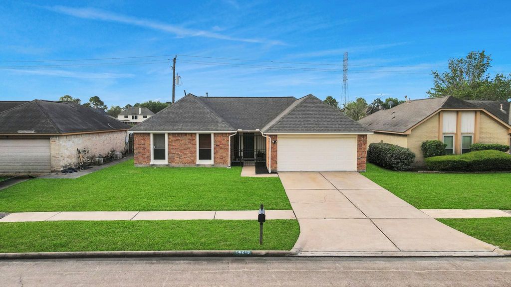 14219 Swanfield Dr, Houston, TX 77083
