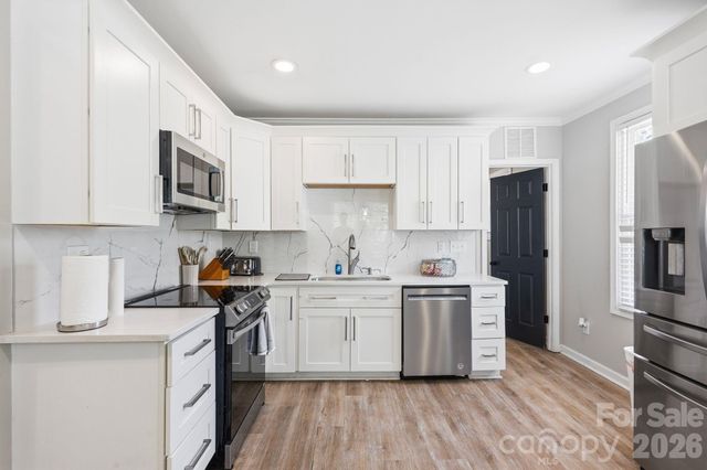205 Grandin Road, Charlotte, NC 28208