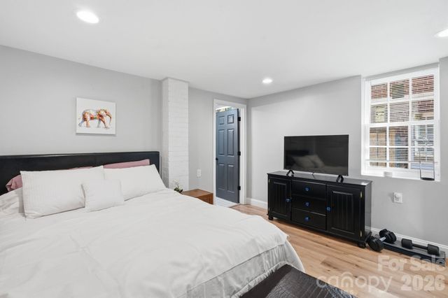 205 Grandin Road, Charlotte, NC 28208